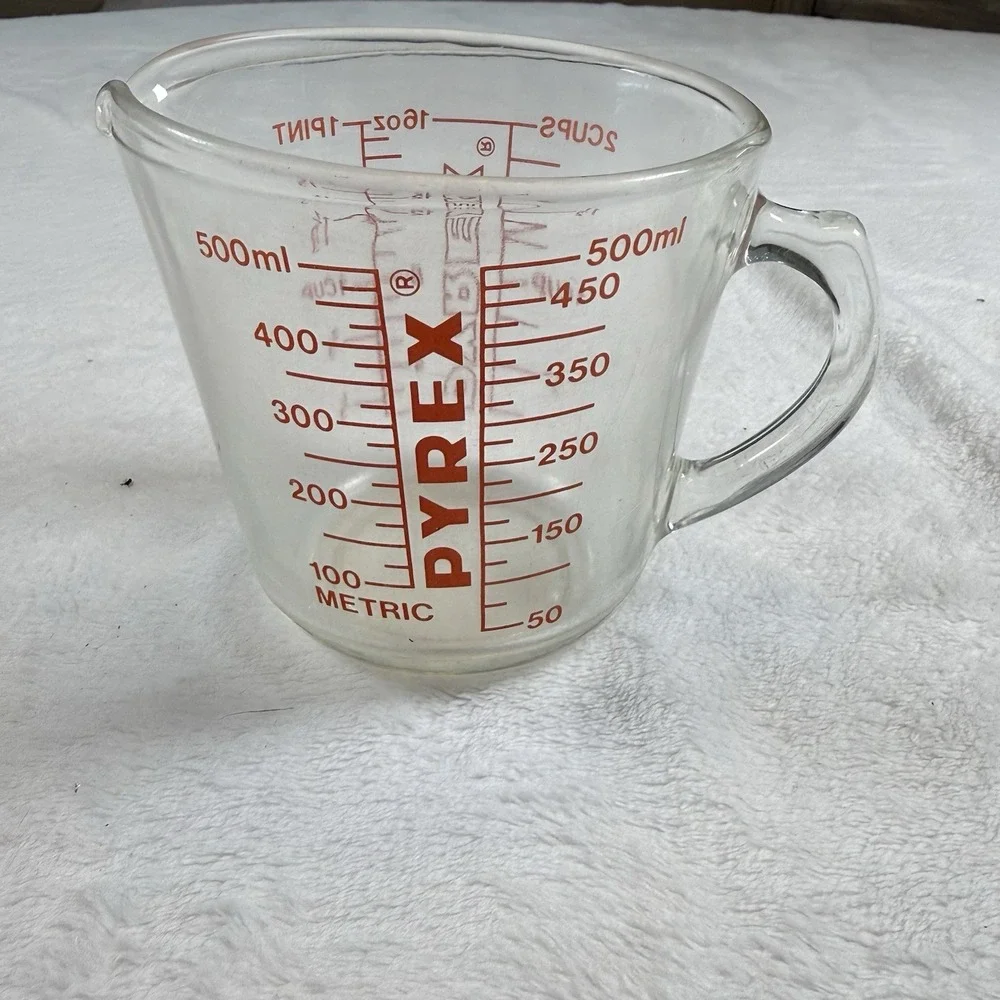 Pyrex 2 Cup 16 Oz 500mL Glass Measuring Cup Red Print Made in USA Kitchen